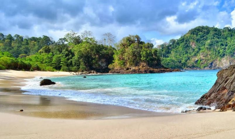 Green Bay (Teluk Hijau)
